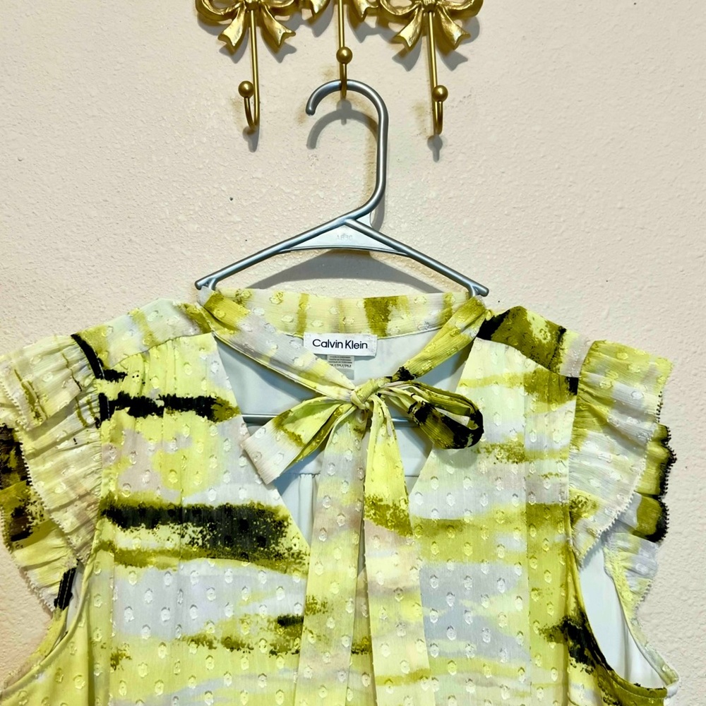 Calvin Klein Yellow and White Ruffled Sleeve Blouse with Bow at Nevk. Size PM - Picture 2 of 5